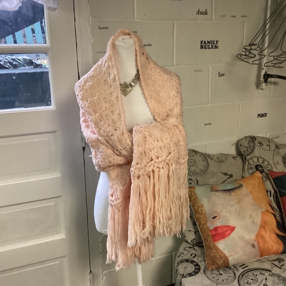 Vintage Accessories - Pink SPRING FLUFFY SHAWL.